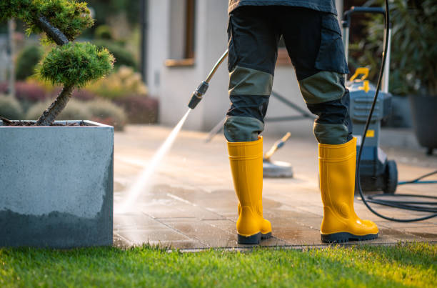 Best Garage Pressure Washing  in Sheboygan Falls, WI